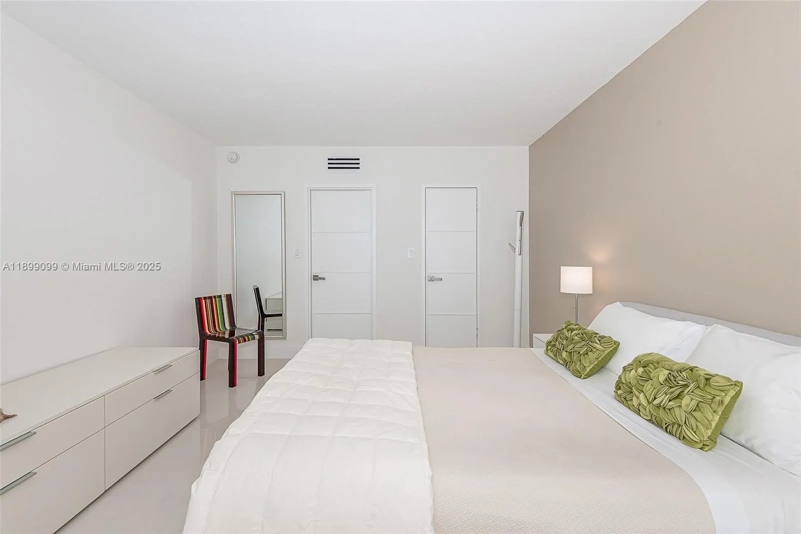 1000 West Ave, #327
