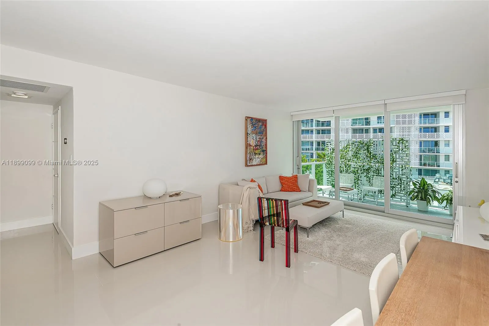 1000 West Ave, #327