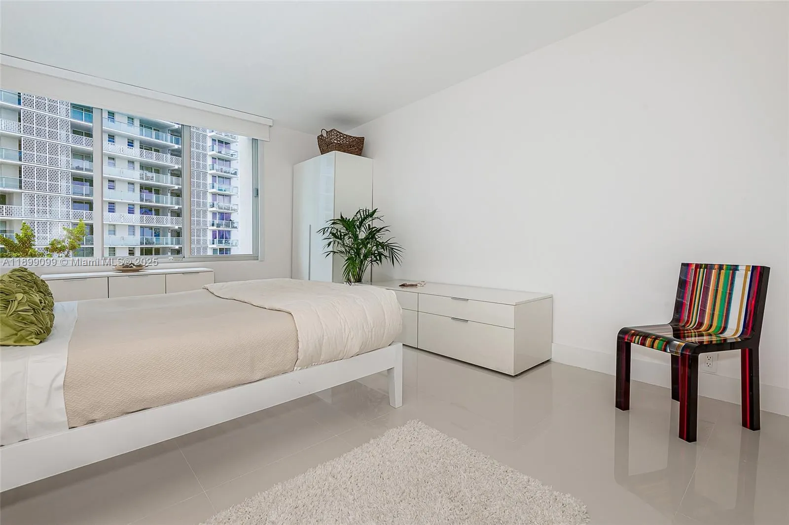 1000 West Ave, #327