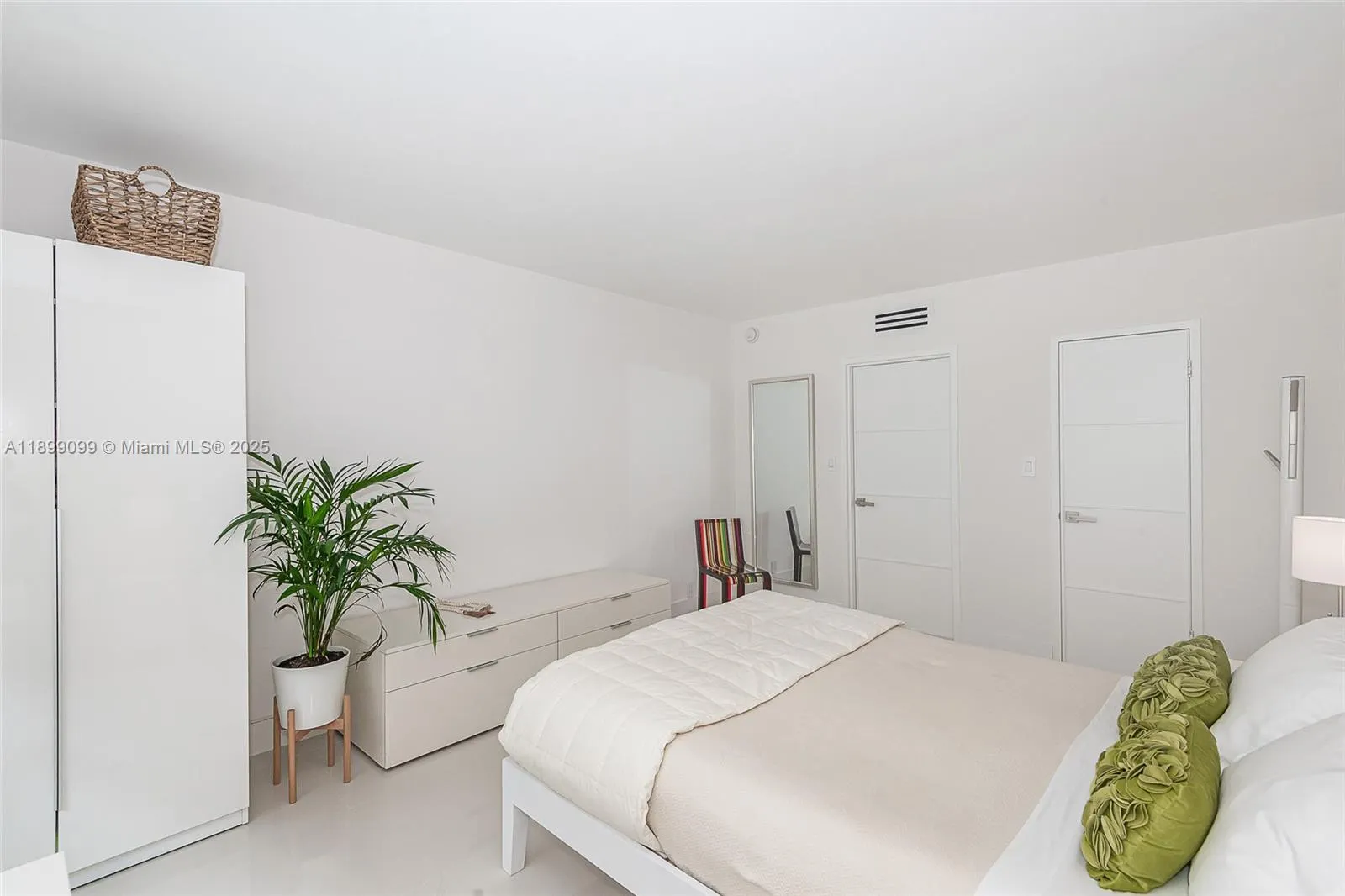 1000 West Ave, #327