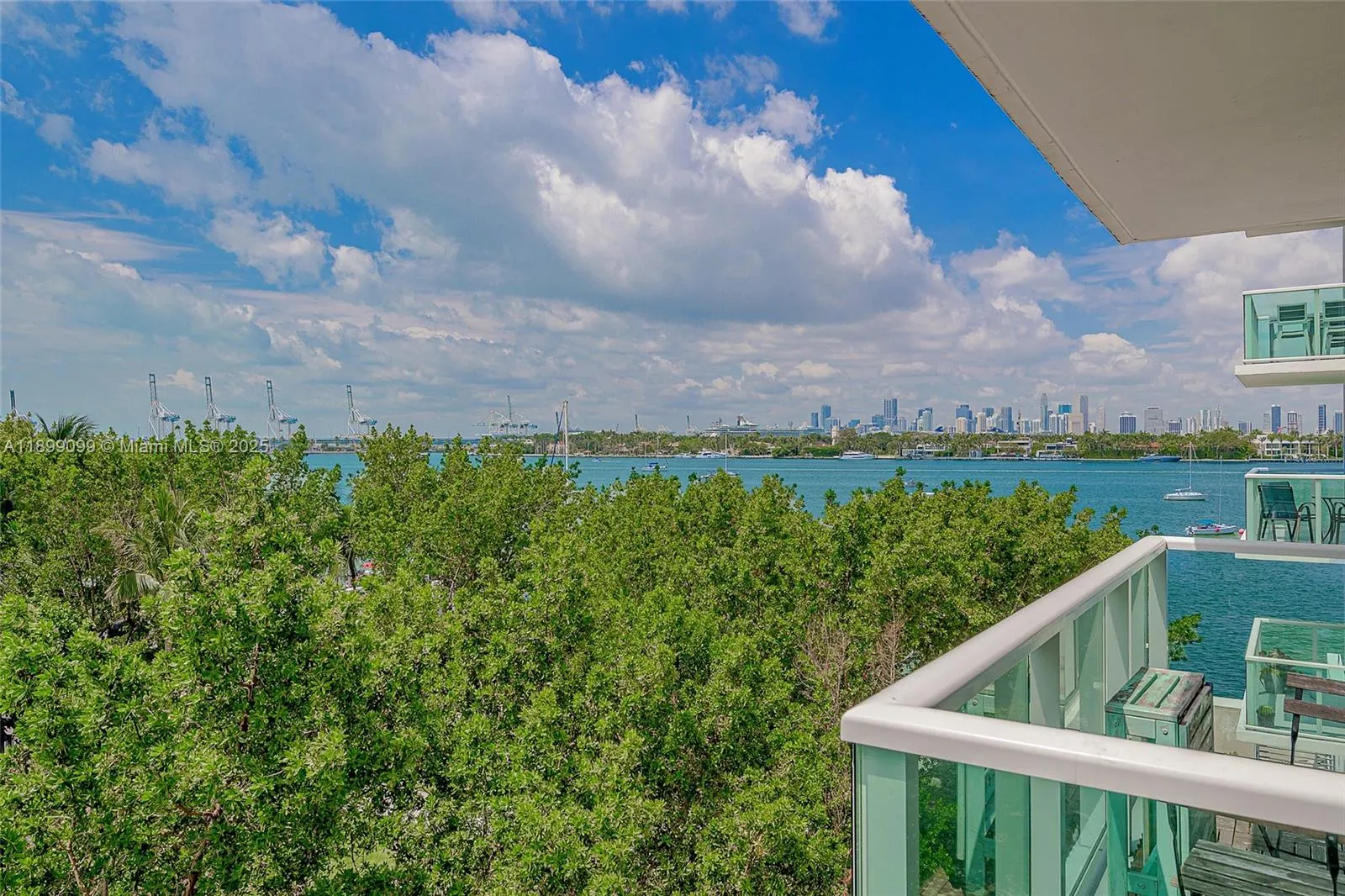 1000 West Ave, #327