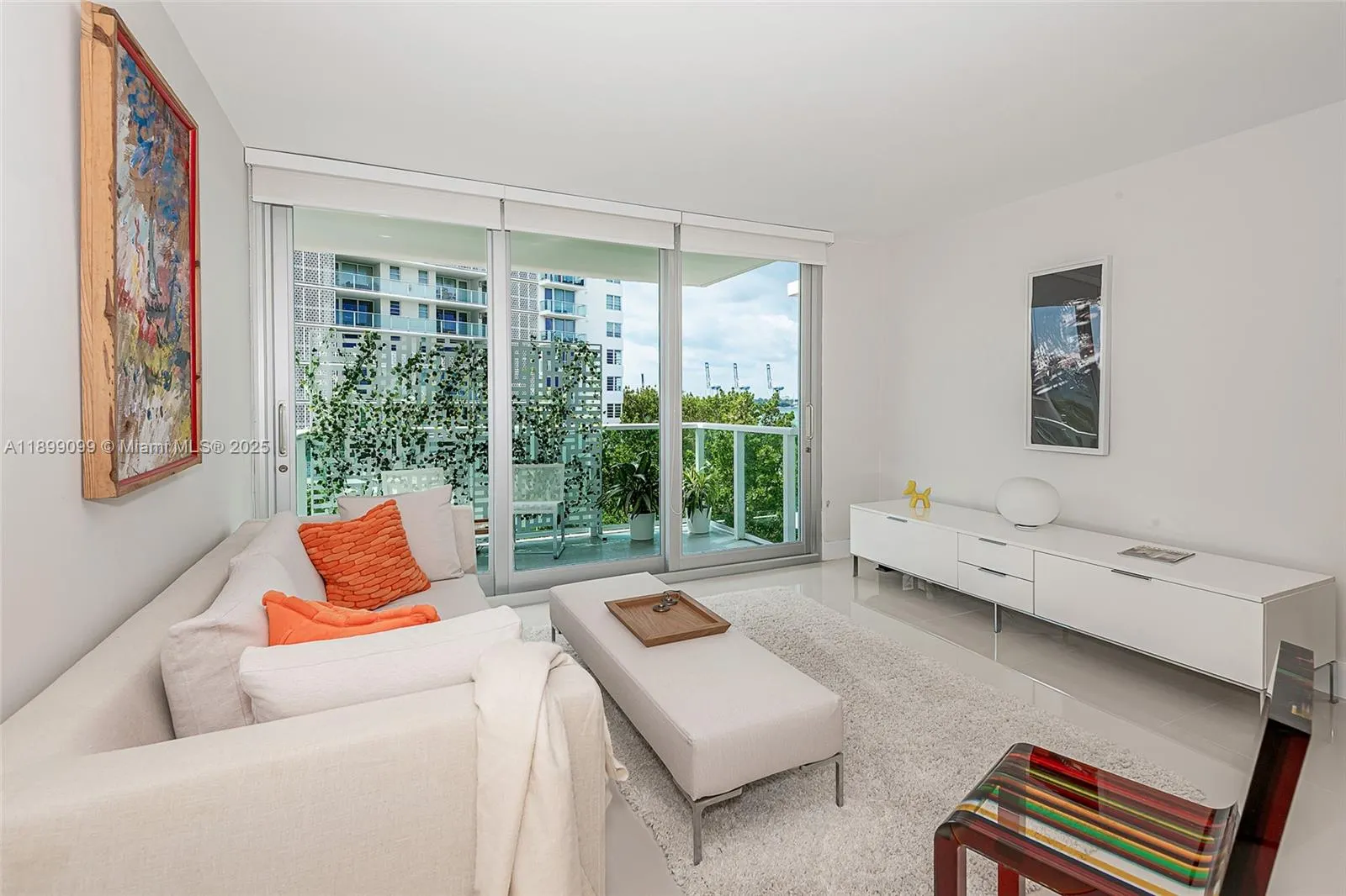 1000 West Ave, #327