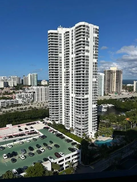 3530 N Mystic Pointe Dr, #2307
