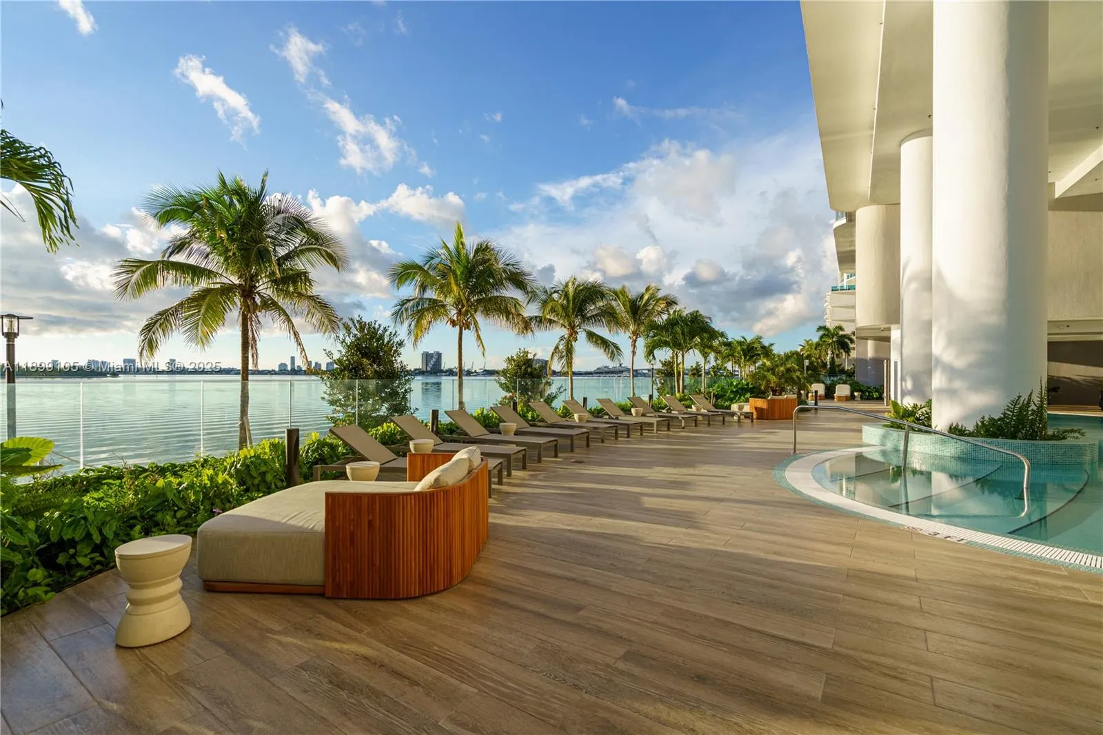 700 NE 24 ST, #5401