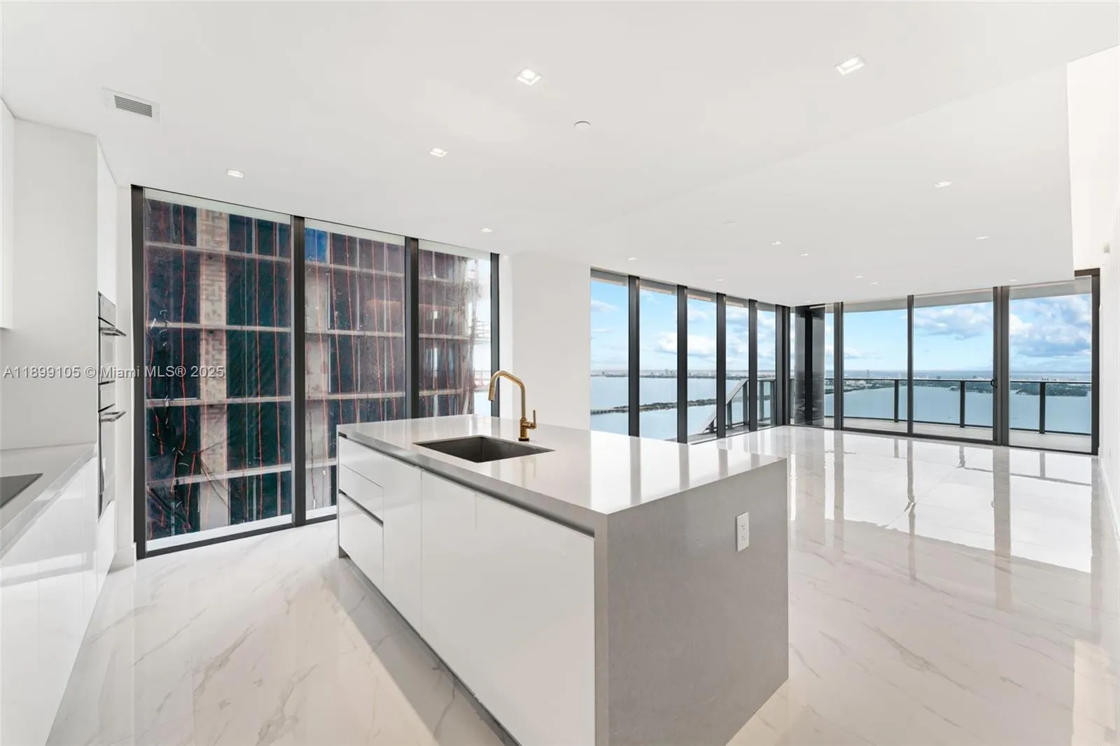 700 NE 24 ST, #5401