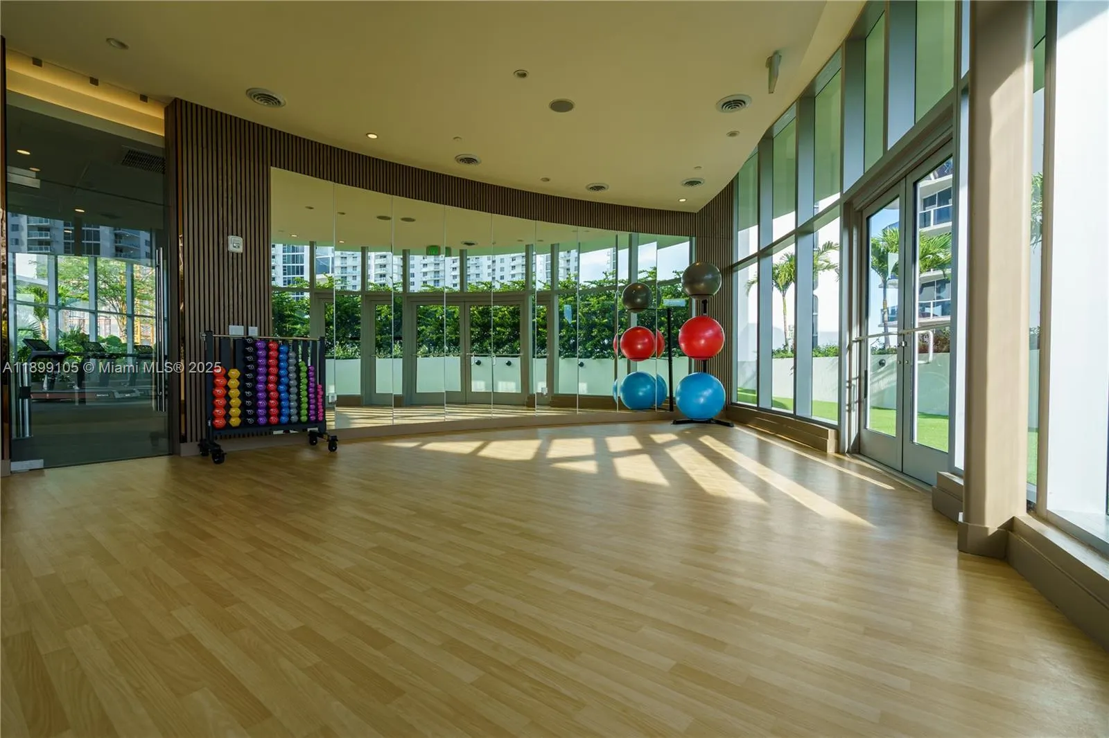 700 NE 24 ST, #5401