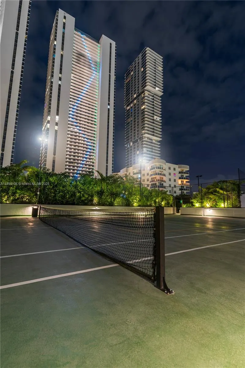 700 NE 24 ST, #5401