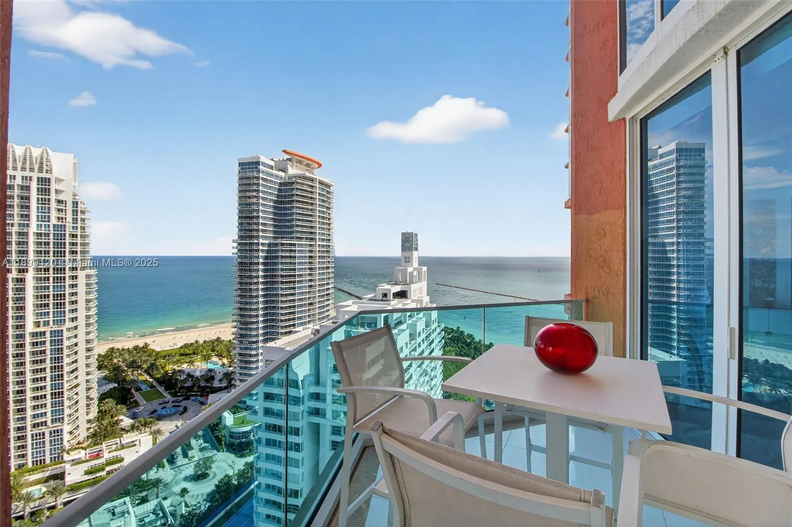 300 S Pointe Dr, #3105