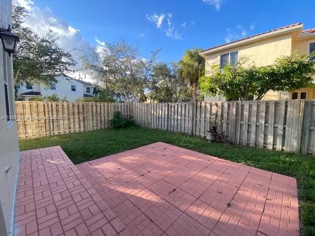 17037 SW 39th St, #17037