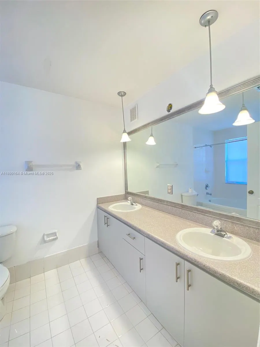 17037 SW 39th St, #17037