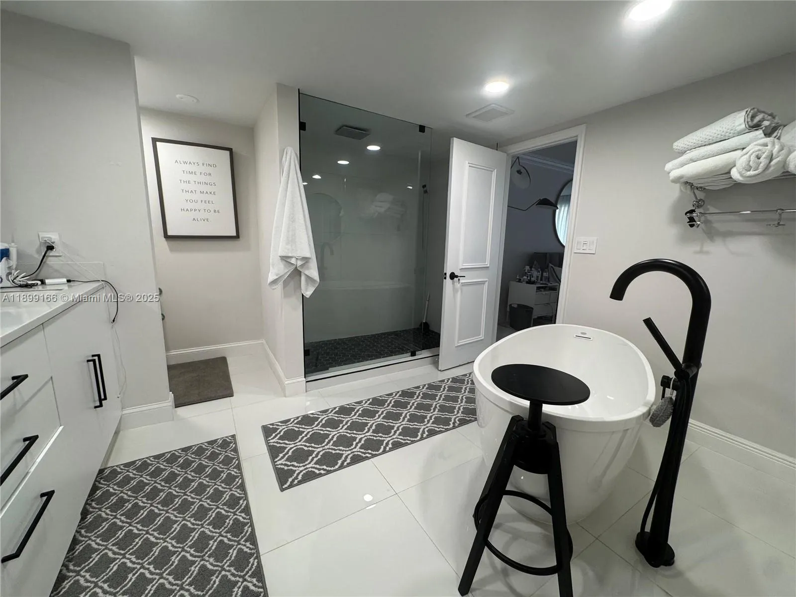 11113 Biscayne Blvd, #558