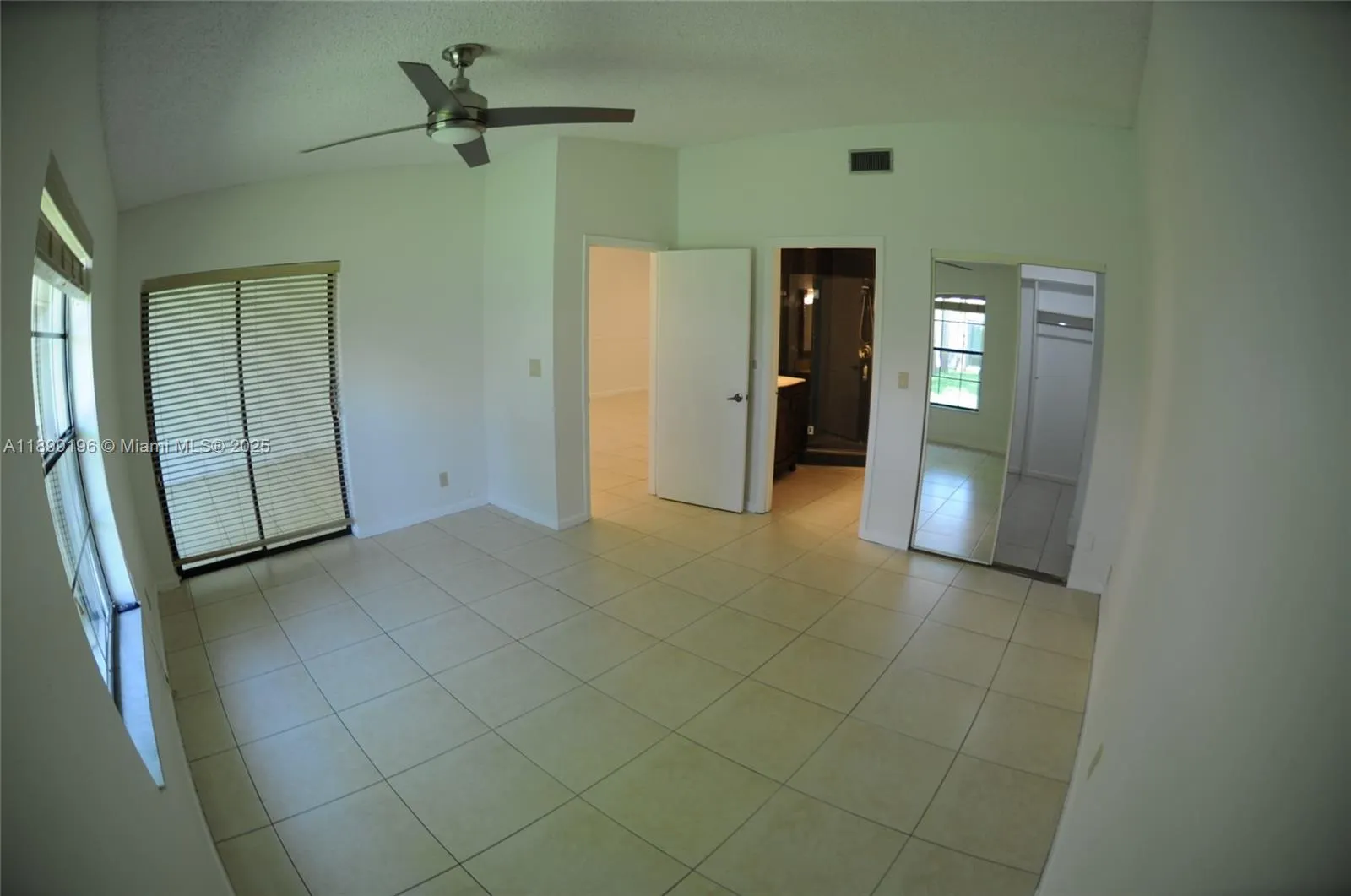 21240 Harbor Way, #285-28