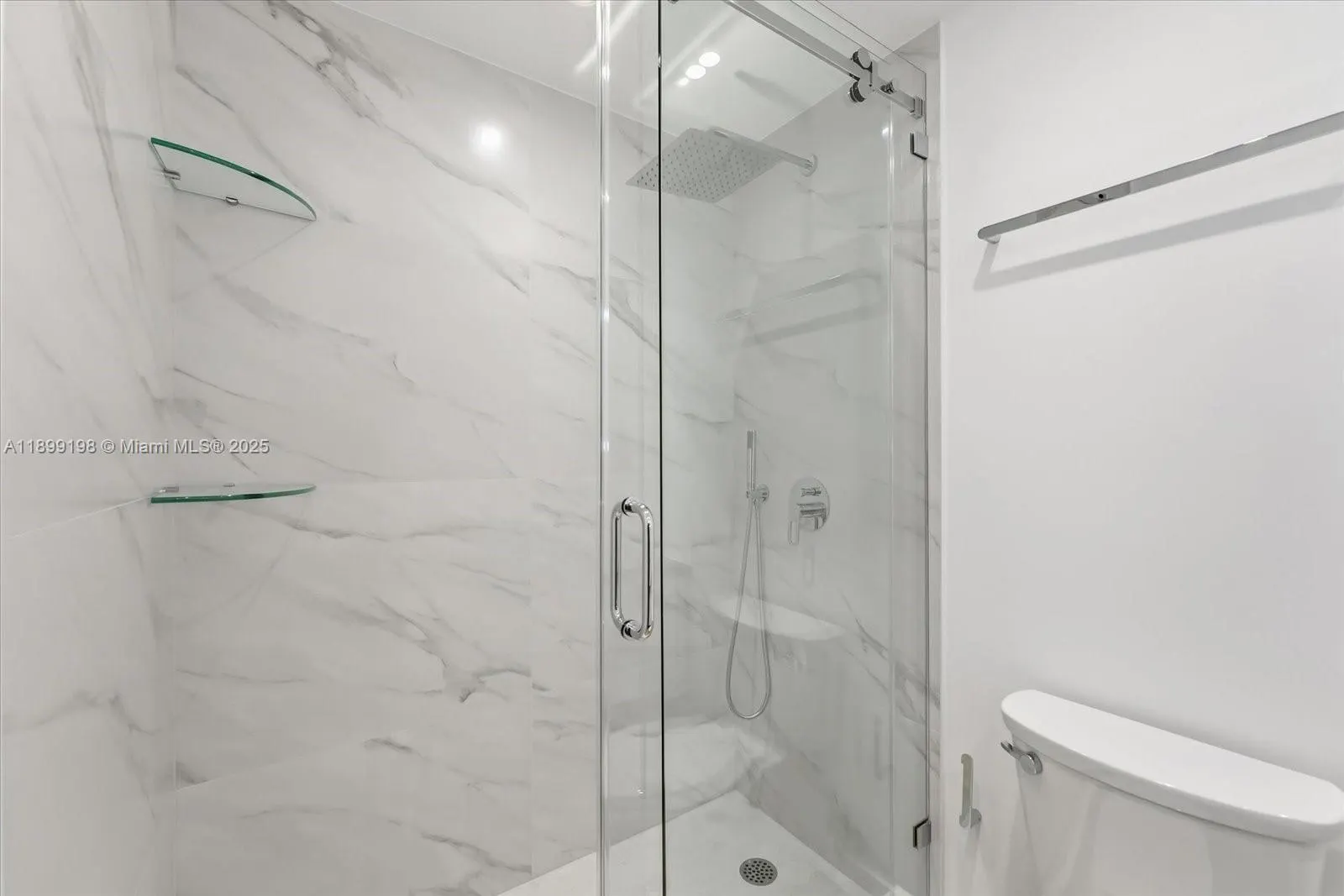 1000 West Ave, #920