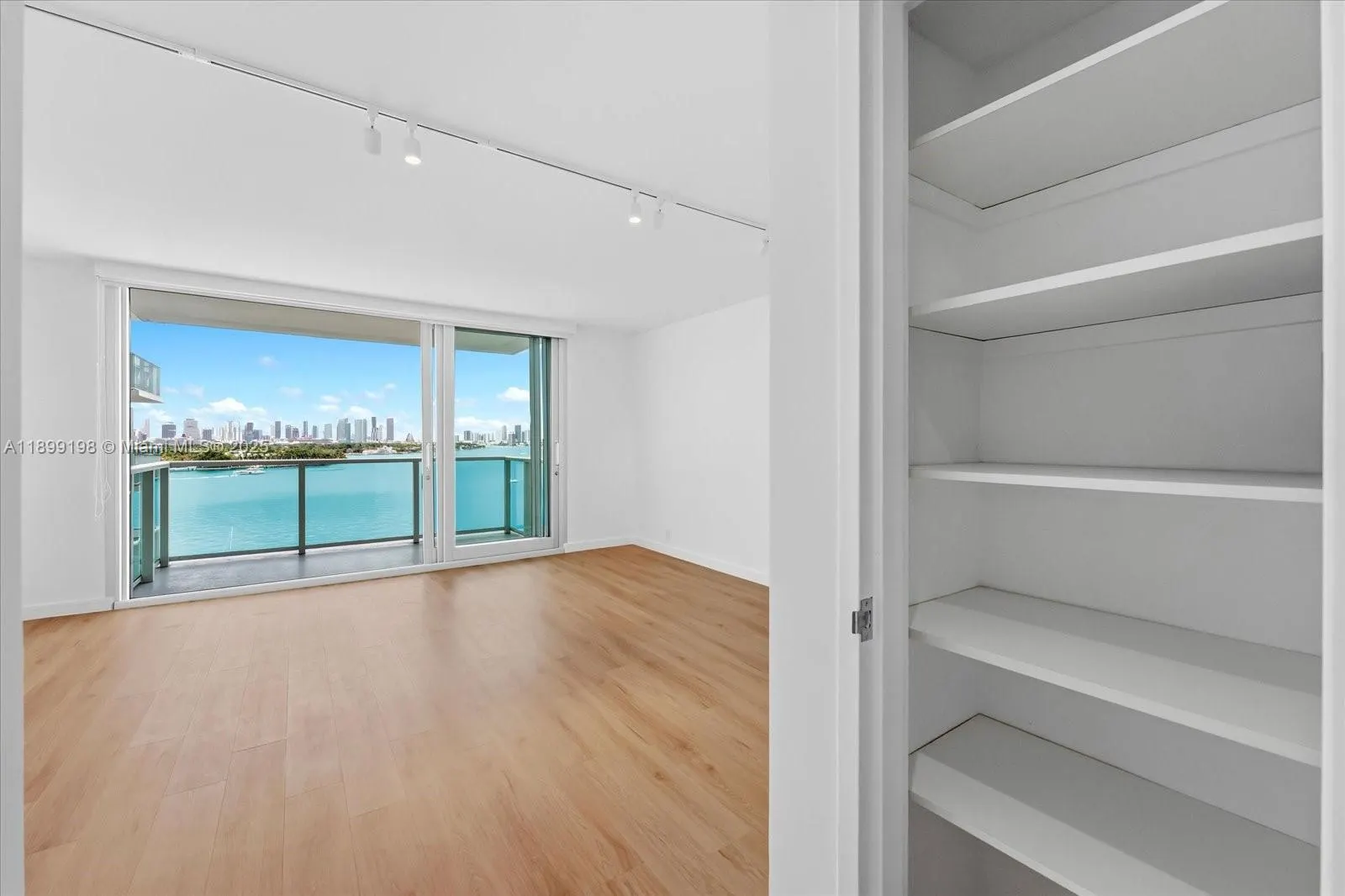1000 West Ave, #920