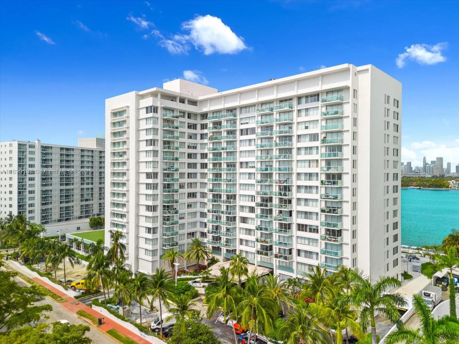 1000 West Ave, #920