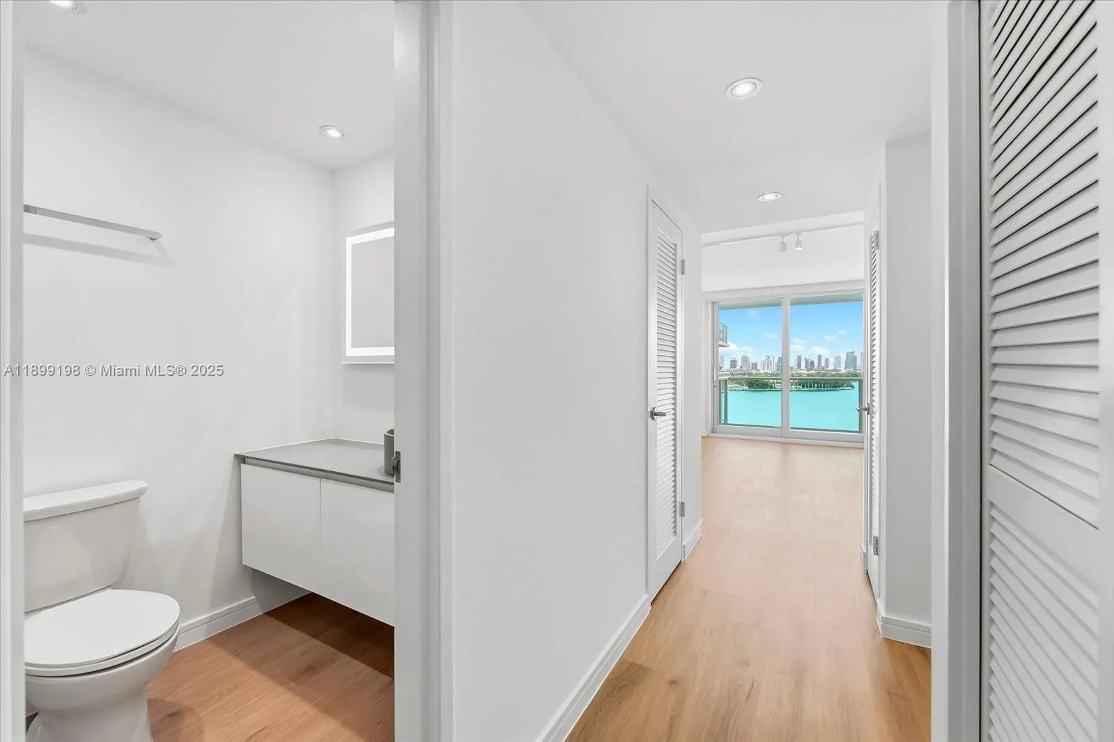 1000 West Ave, #920