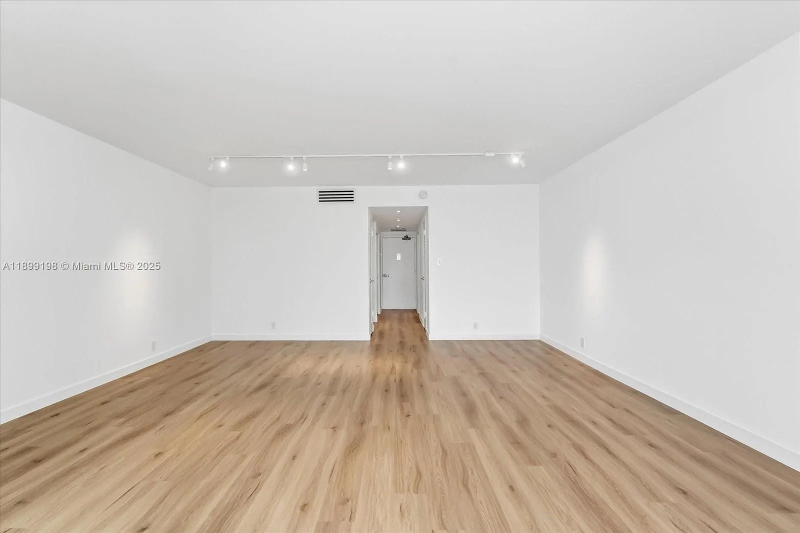 1000 West Ave, #920