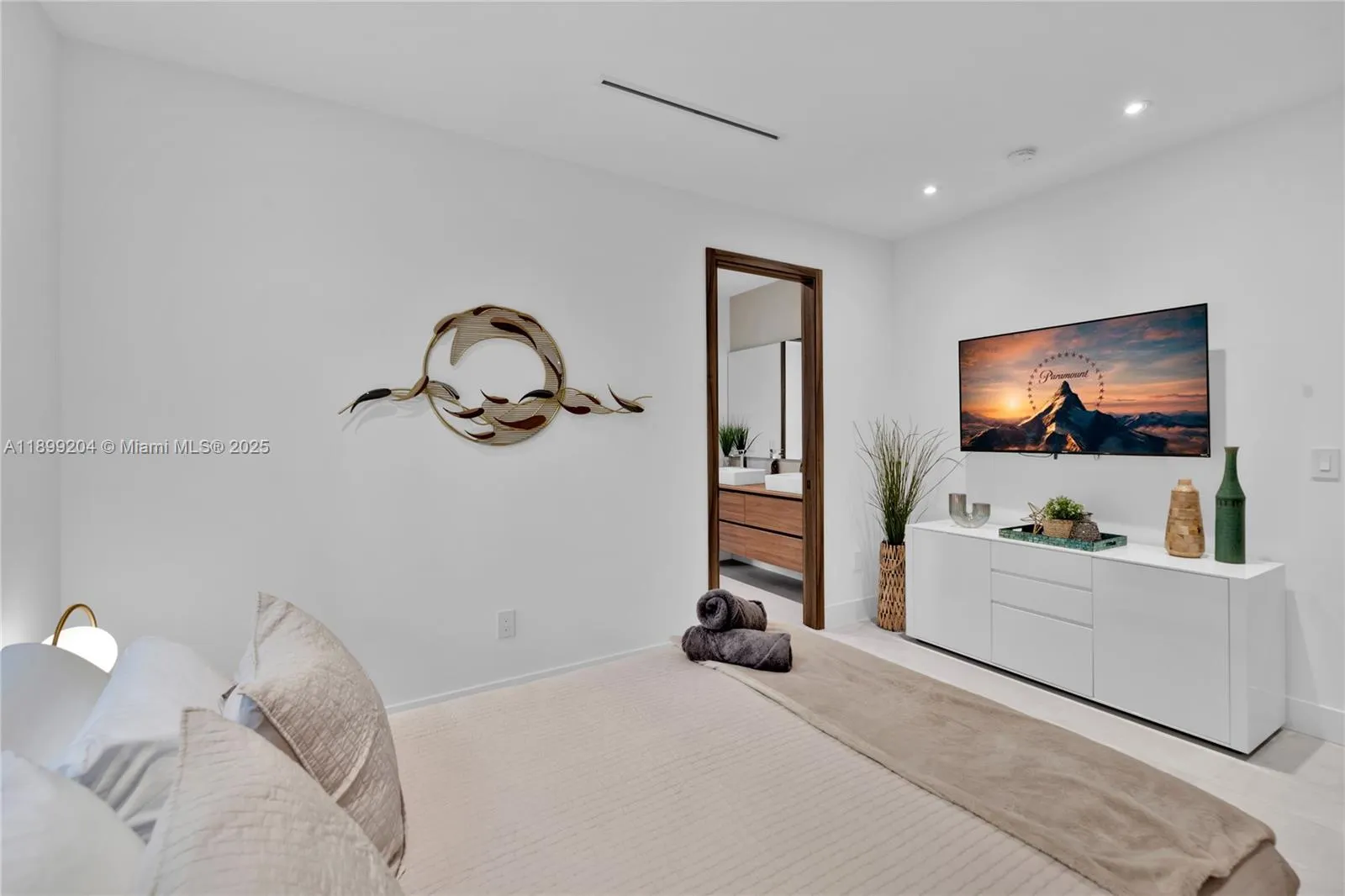 2110 NE 197th Ter