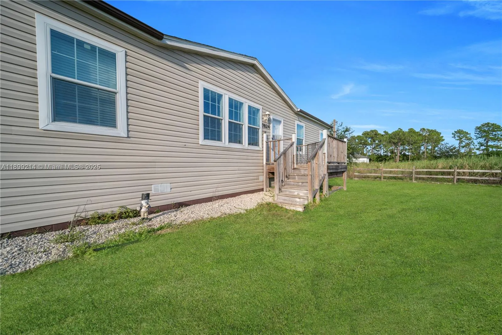 7824 8TH PL LaBelle