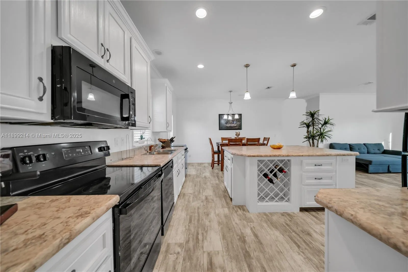 7824 8TH PL LaBelle