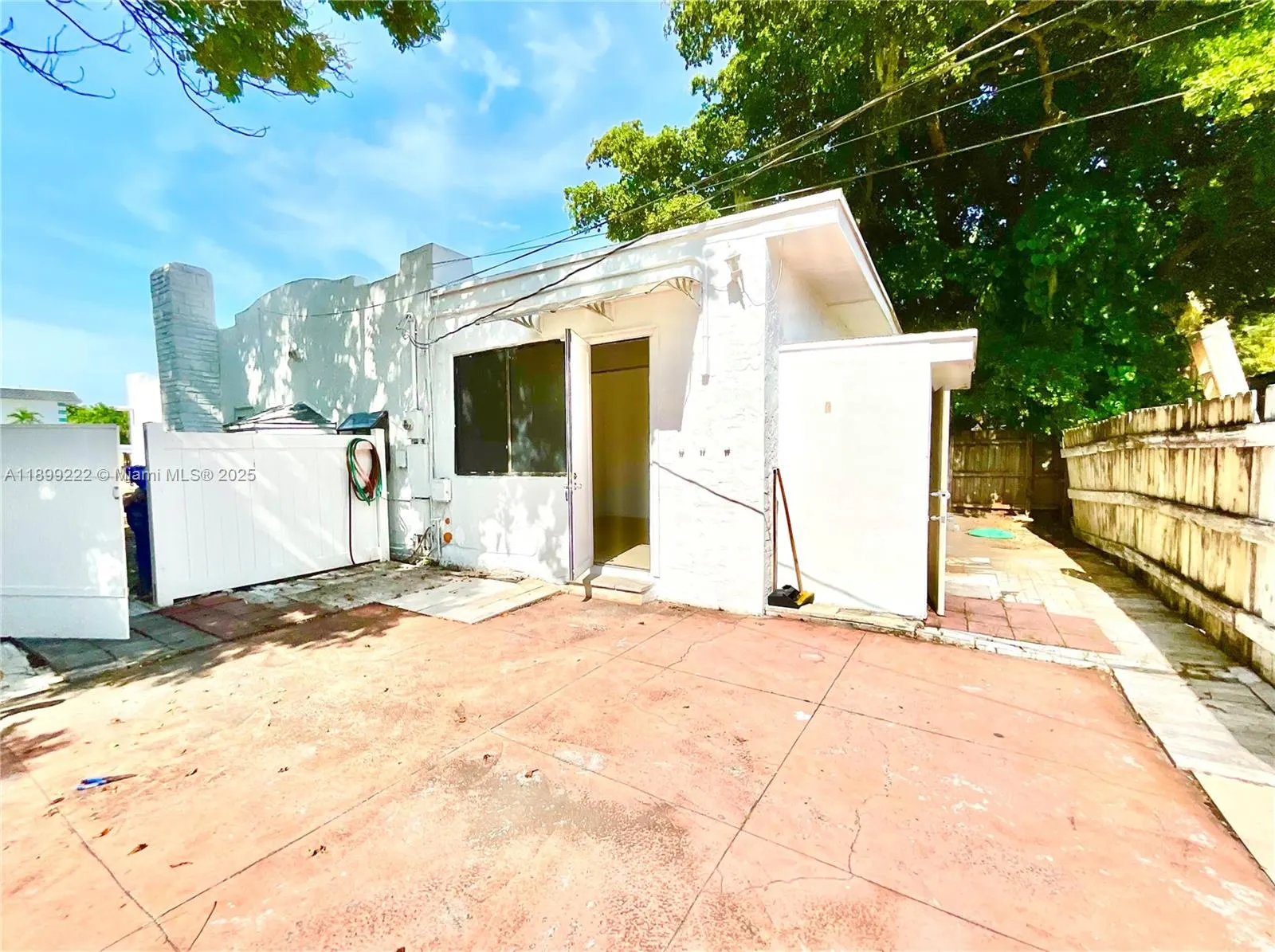 2516 Cleveland St
