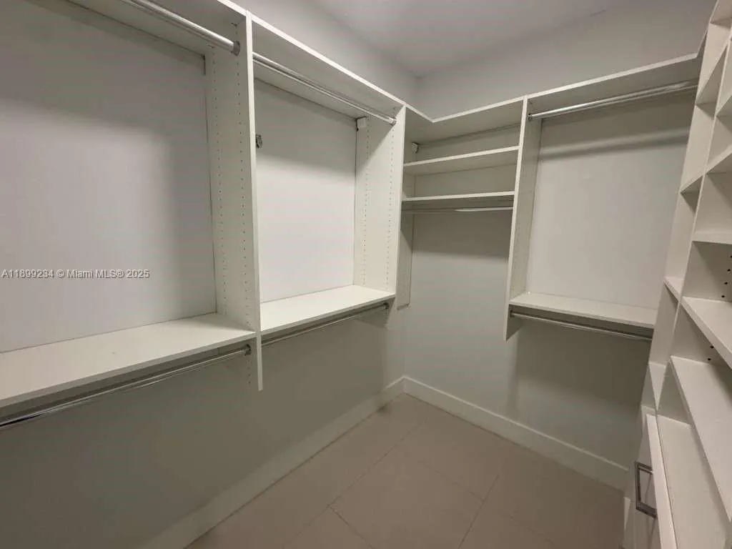 520 Brickell Key Dr, #A802