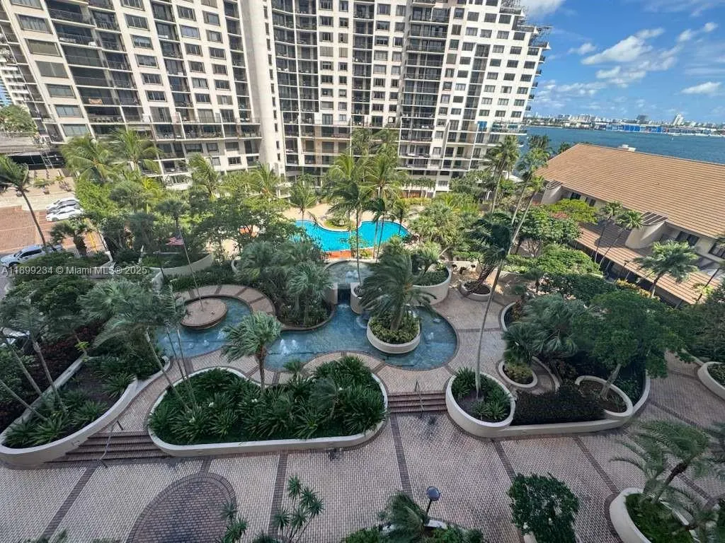 520 Brickell Key Dr, #A802
