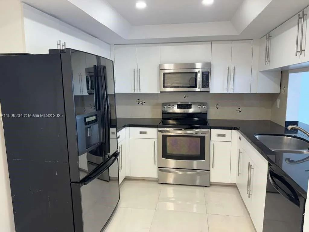 520 Brickell Key Dr, #A802