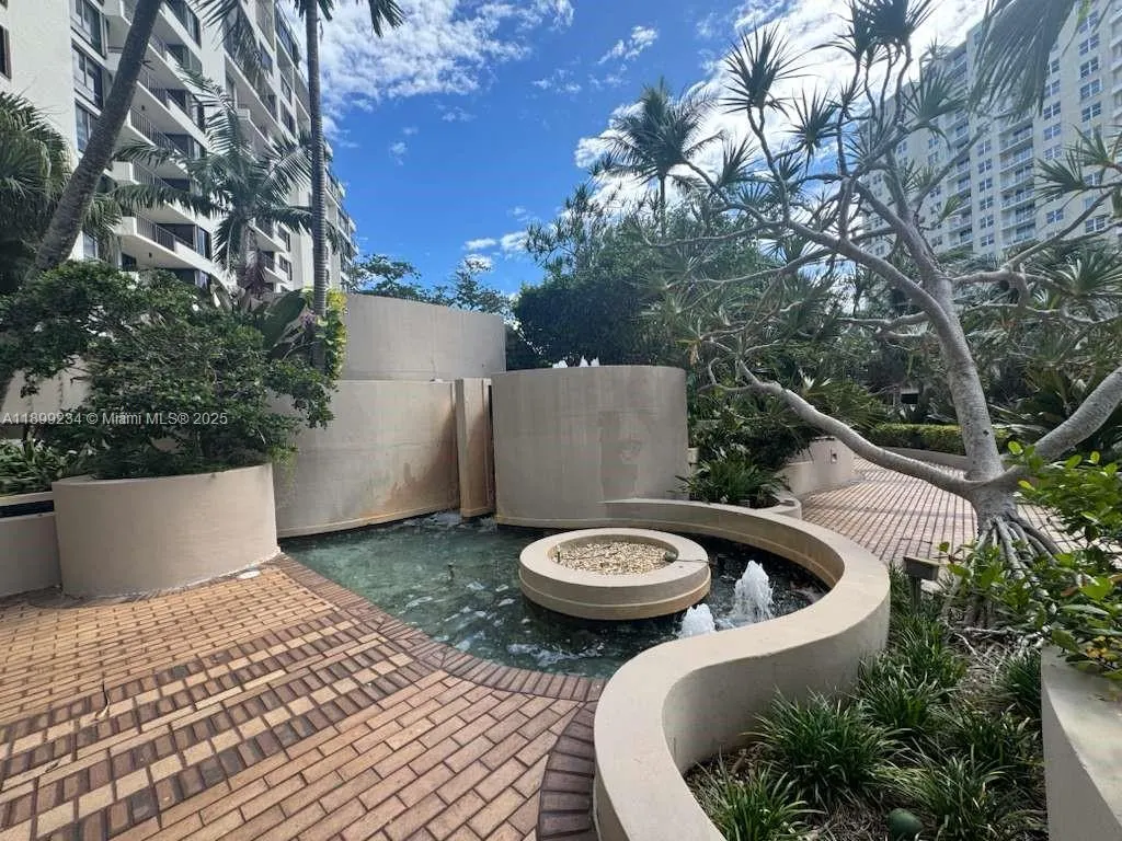 520 Brickell Key Dr, #A802
