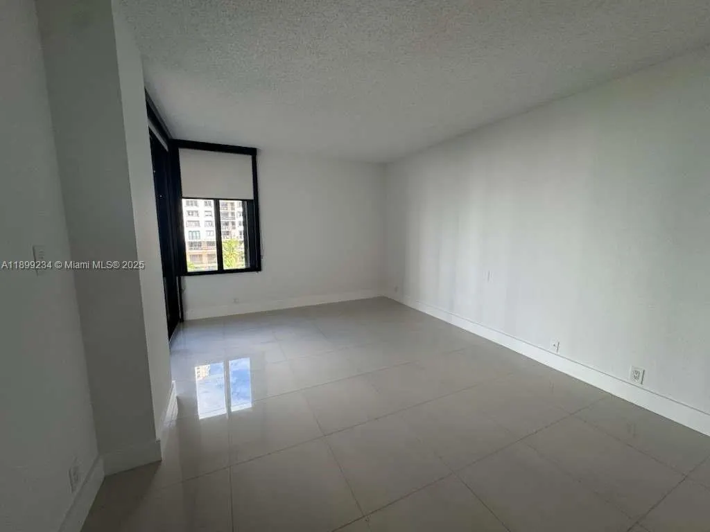 520 Brickell Key Dr, #A802