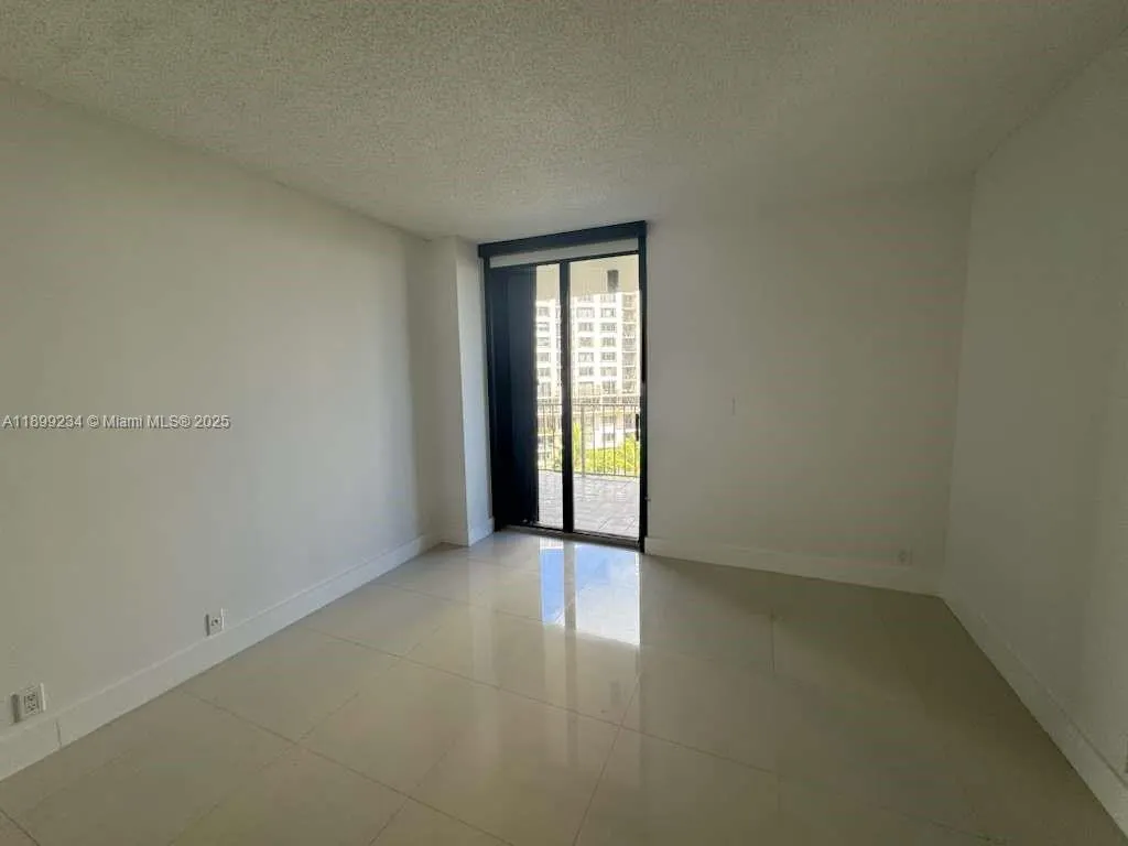 520 Brickell Key Dr, #A802