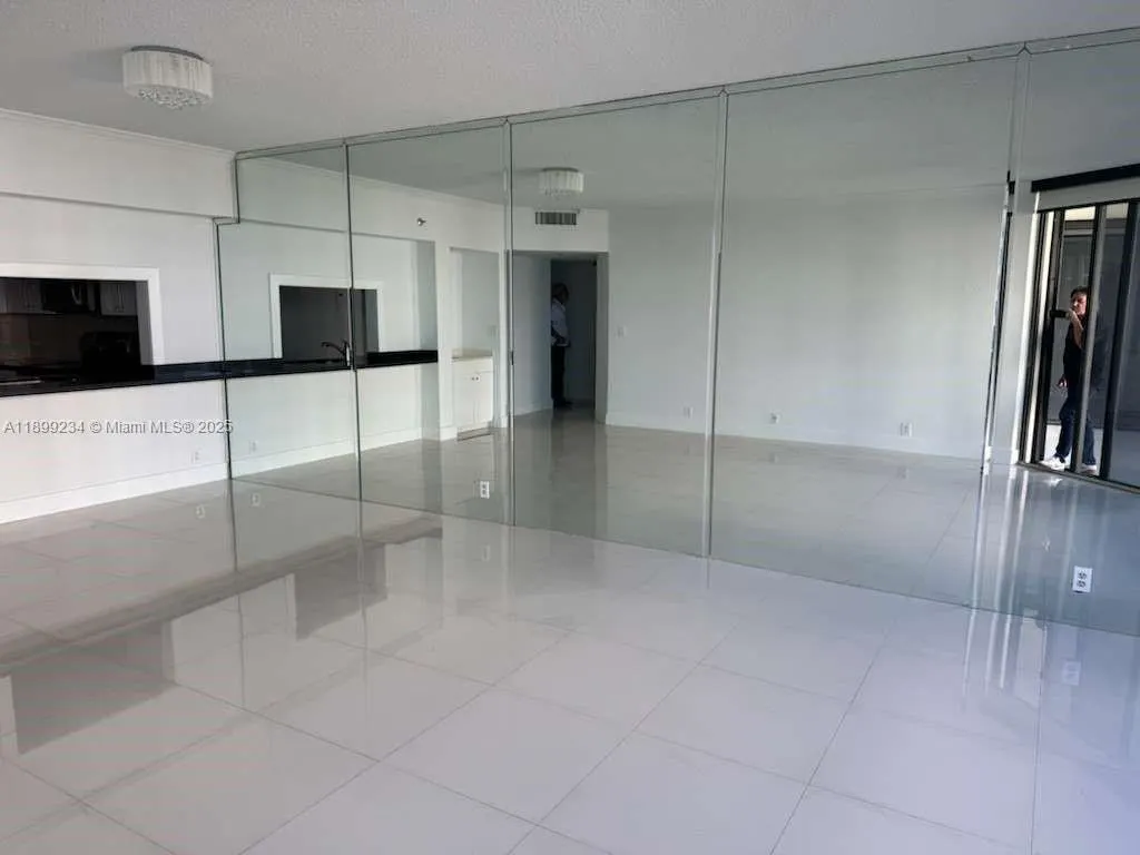 520 Brickell Key Dr, #A802