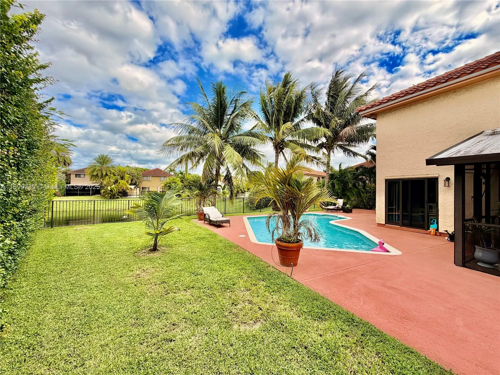 542 NW 39th Ter