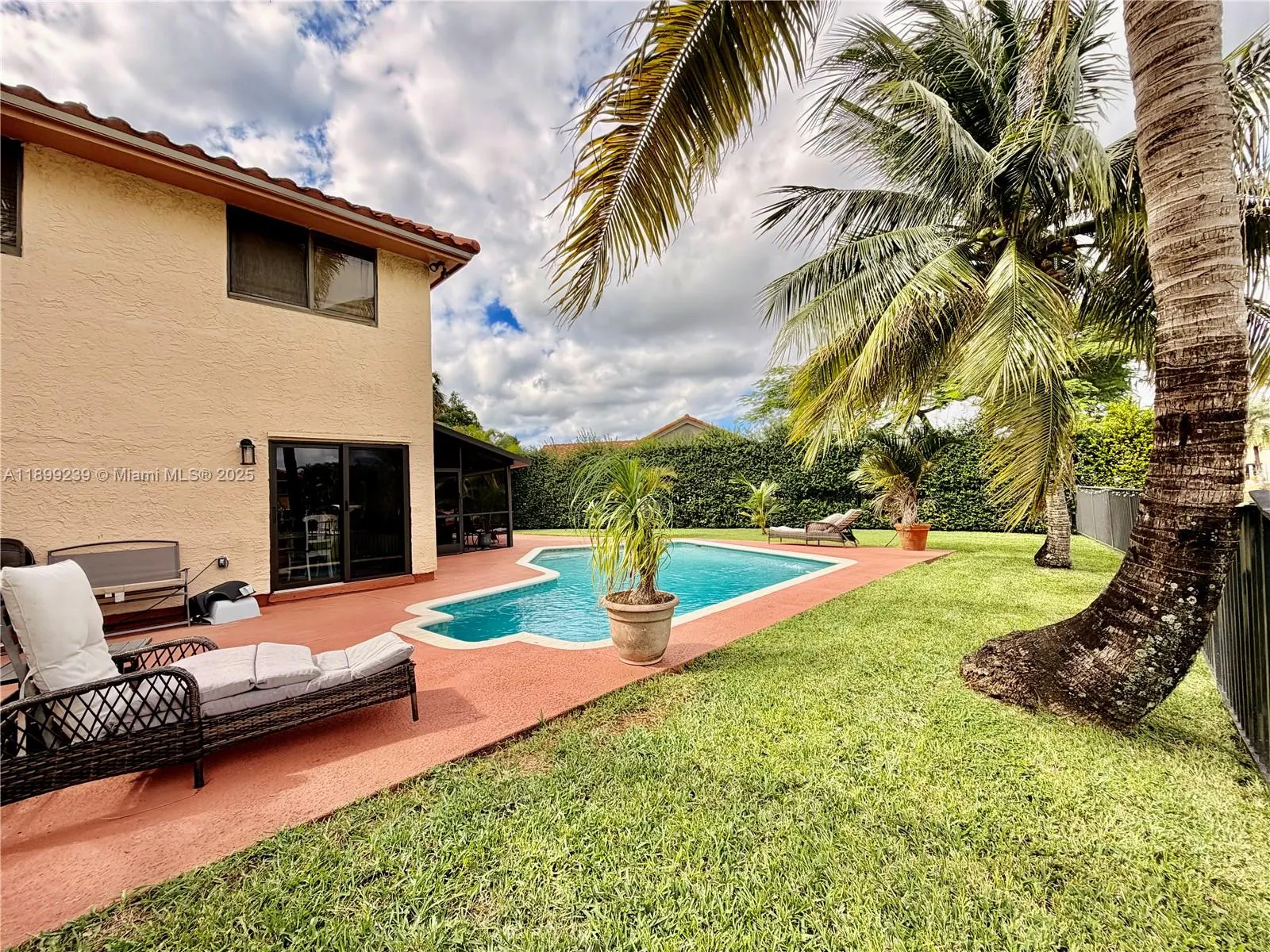 542 NW 39th Ter