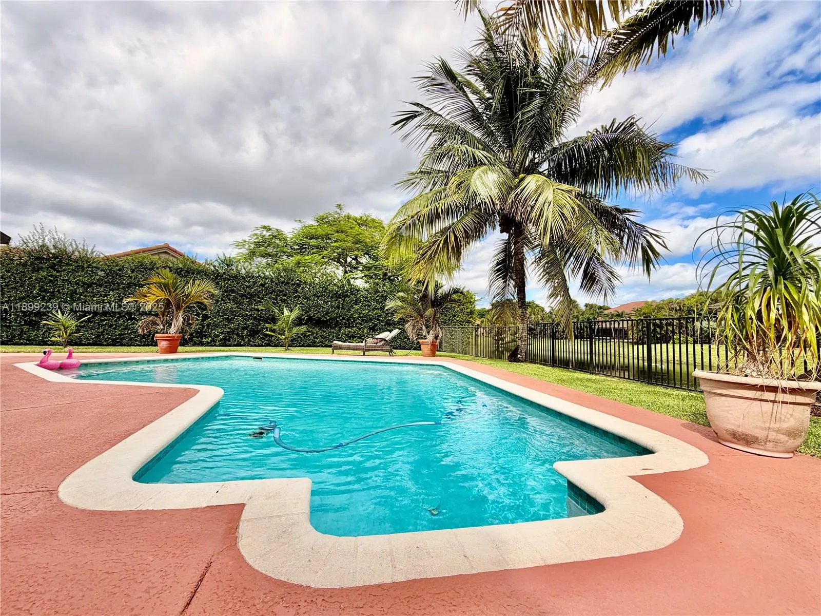 542 NW 39th Ter