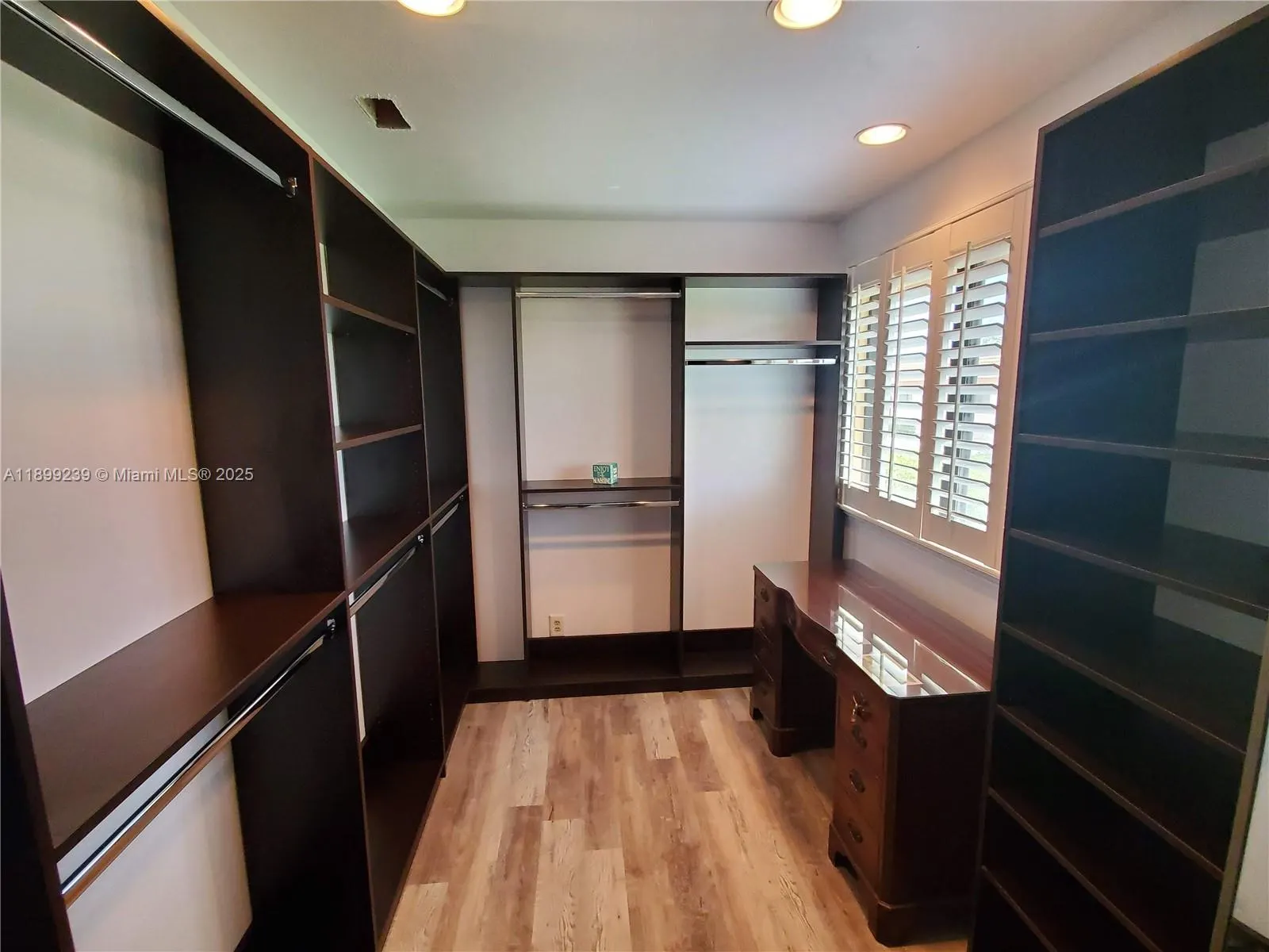 542 NW 39th Ter