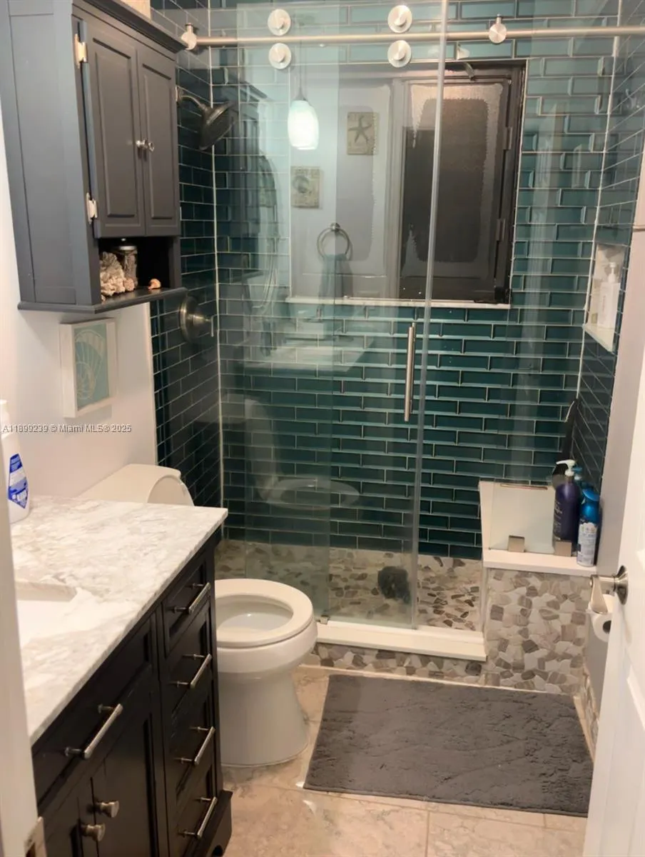 542 NW 39th Ter
