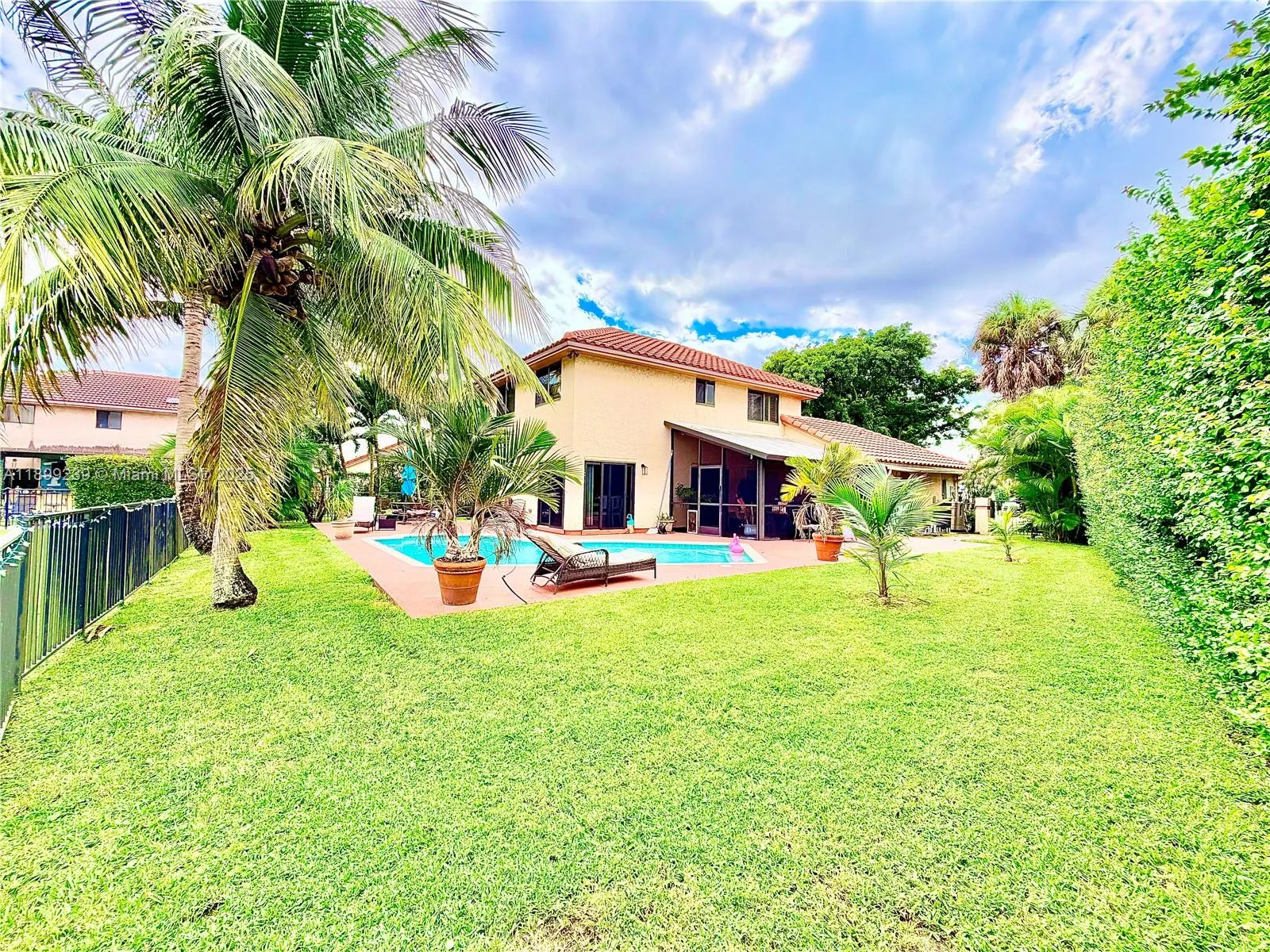 542 NW 39th Ter