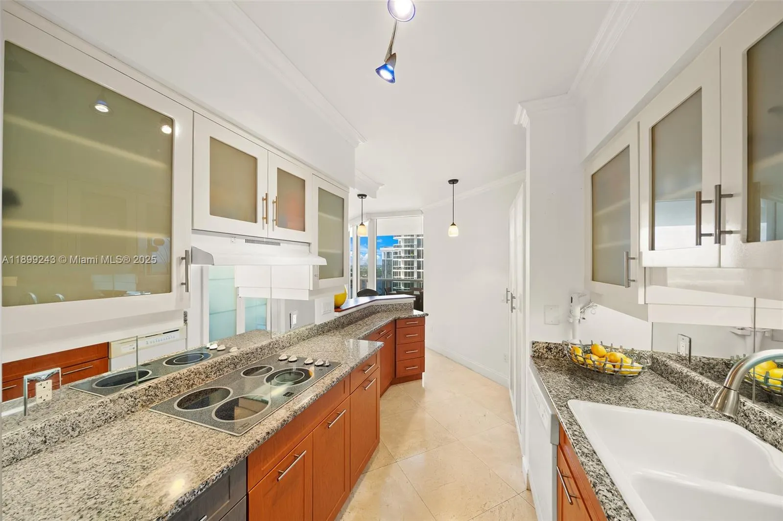4775 Collins Ave, #1708
