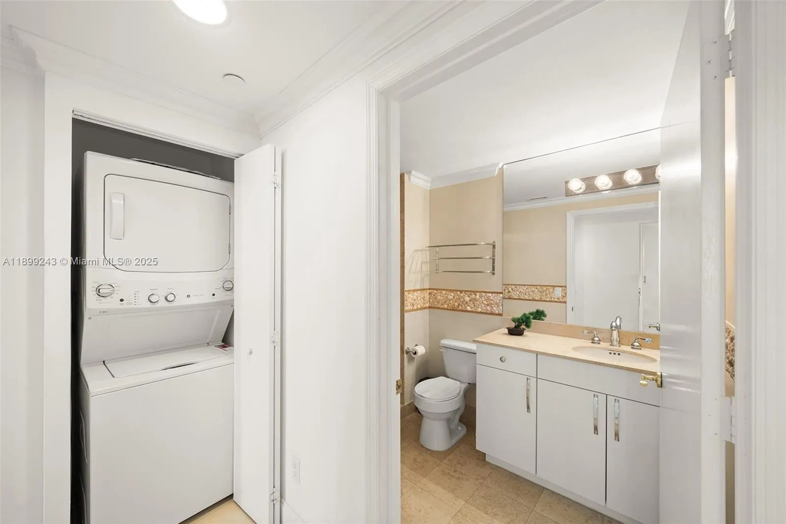 4775 Collins Ave, #1708