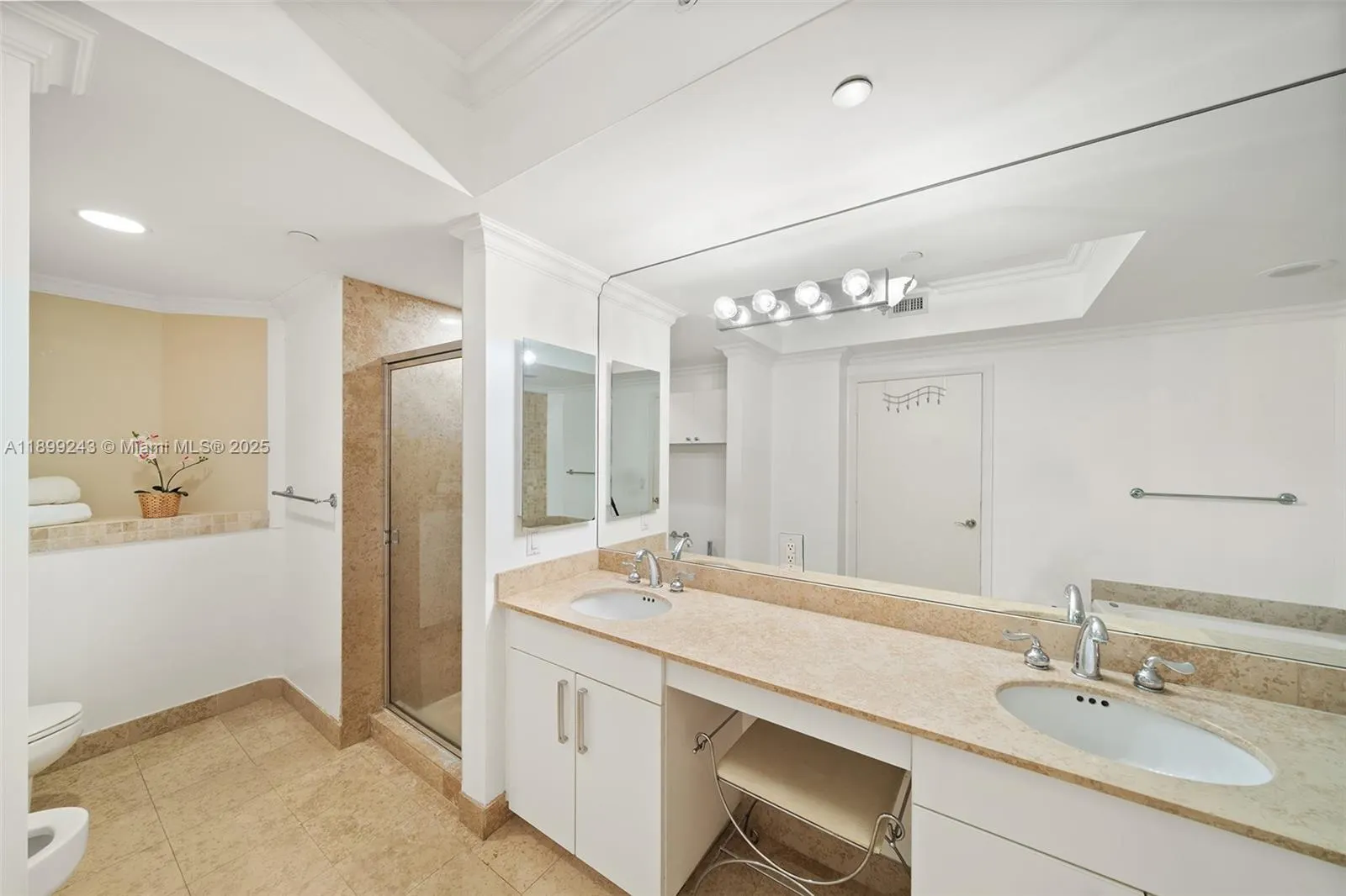 4775 Collins Ave, #1708