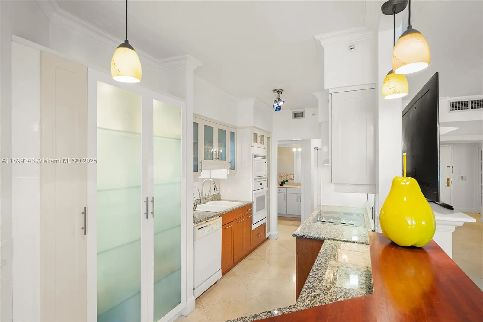 4775 Collins Ave, #1708