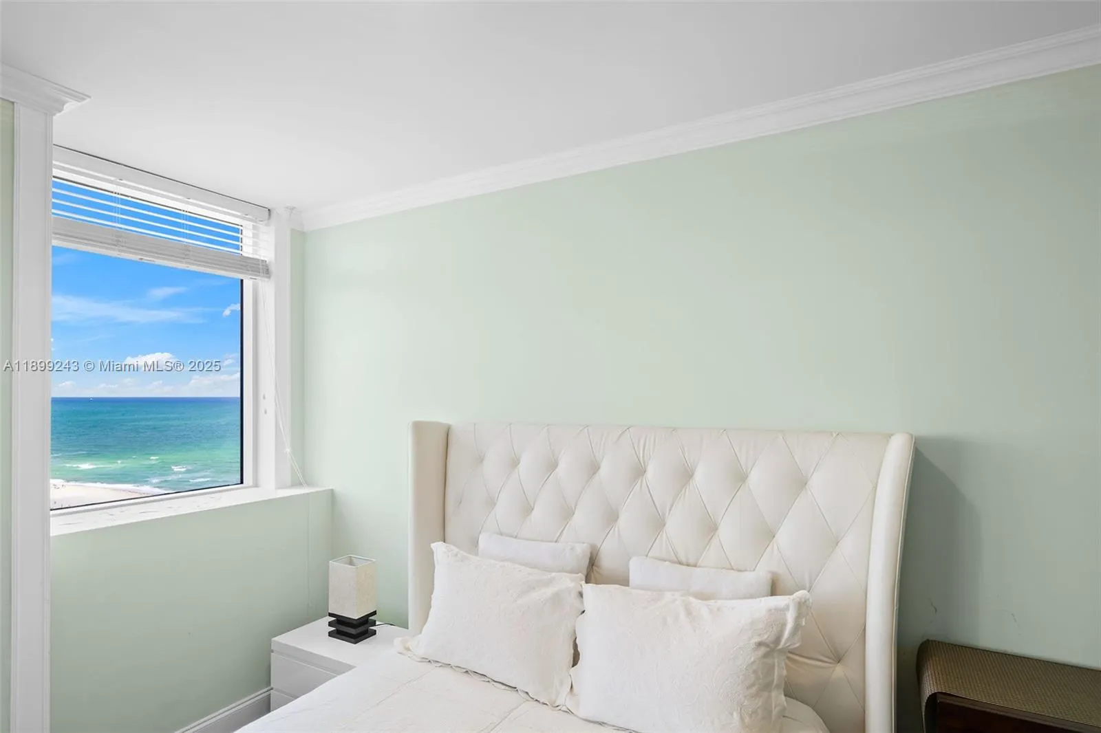 4775 Collins Ave, #1708