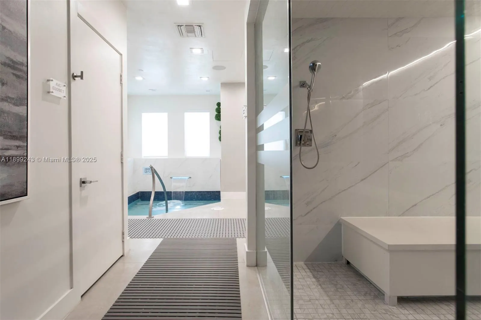 4775 Collins Ave, #1708