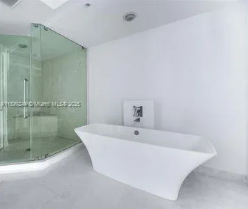 17111 Biscayne Blvd, #1009