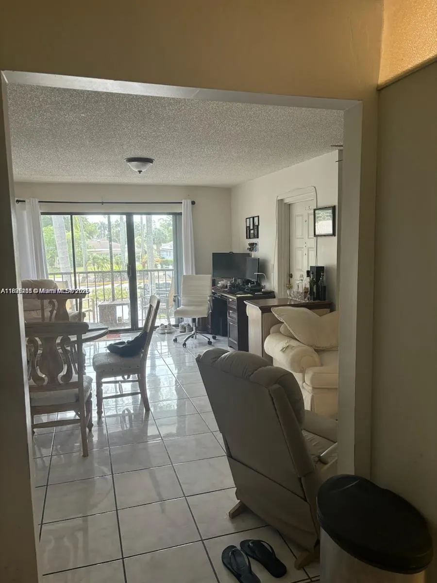 1001 Green Pine Blvd, #H2