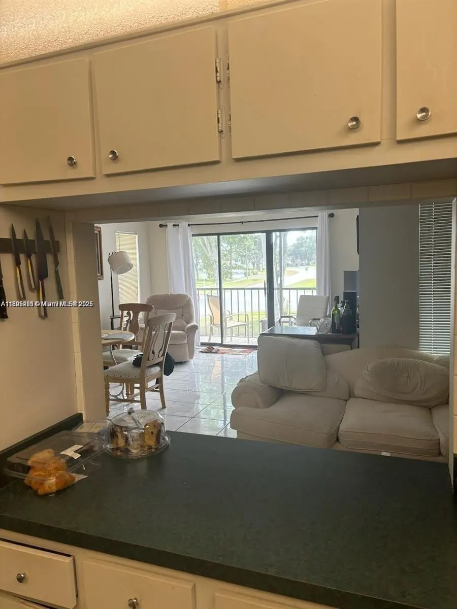 1001 Green Pine Blvd, #H2