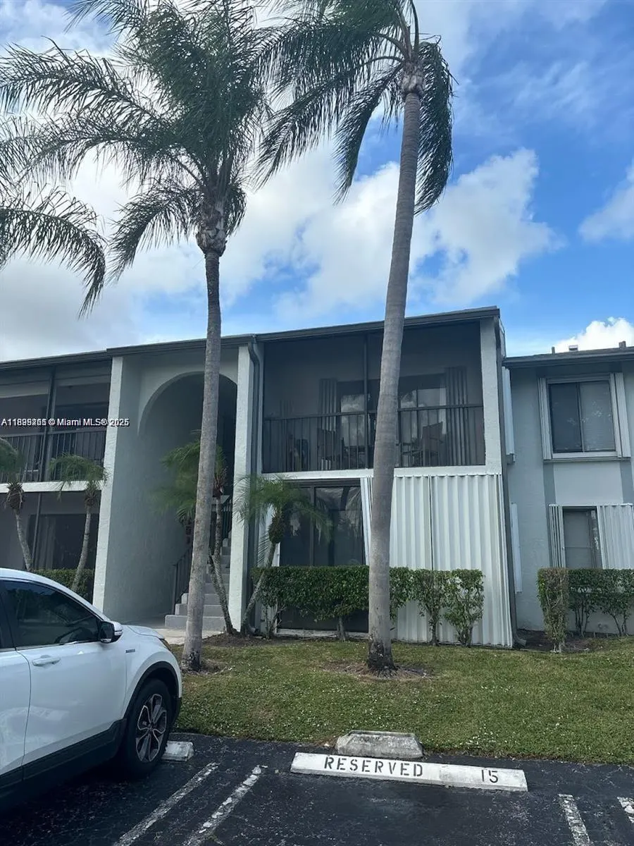 1001 Green Pine Blvd, #H2