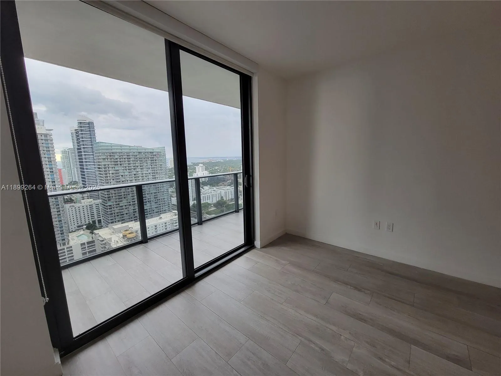45 SW 9th St, #3404