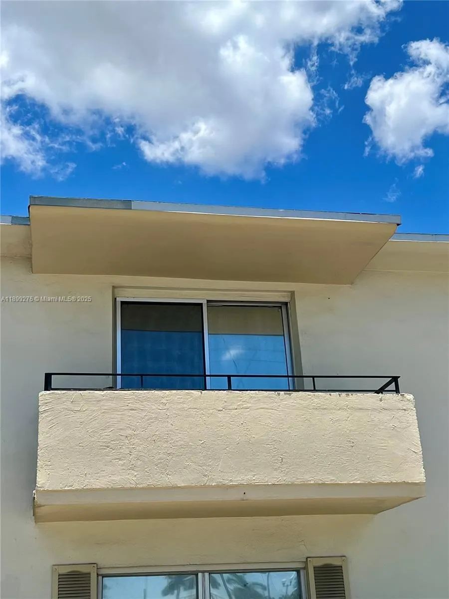 855 W 29th St, #11